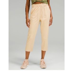 NWT Lululemon stretch hi-rise cropped pants